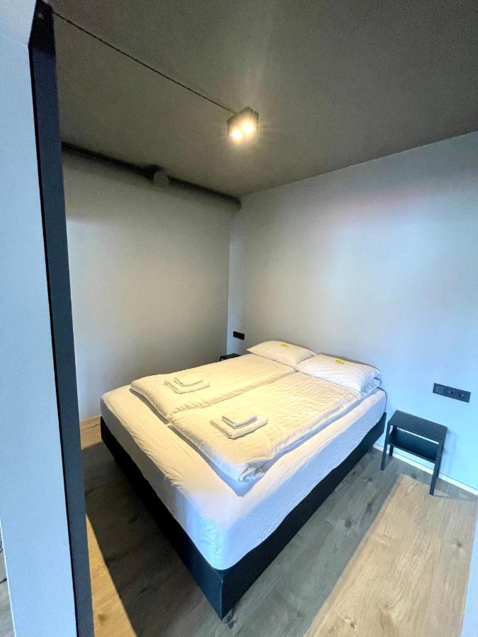 Modern Apartment With Hot Tub In Акурейри Екстериор снимка