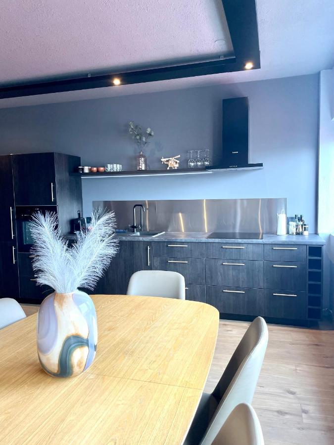 Modern Apartment With Hot Tub In Акурейри Екстериор снимка